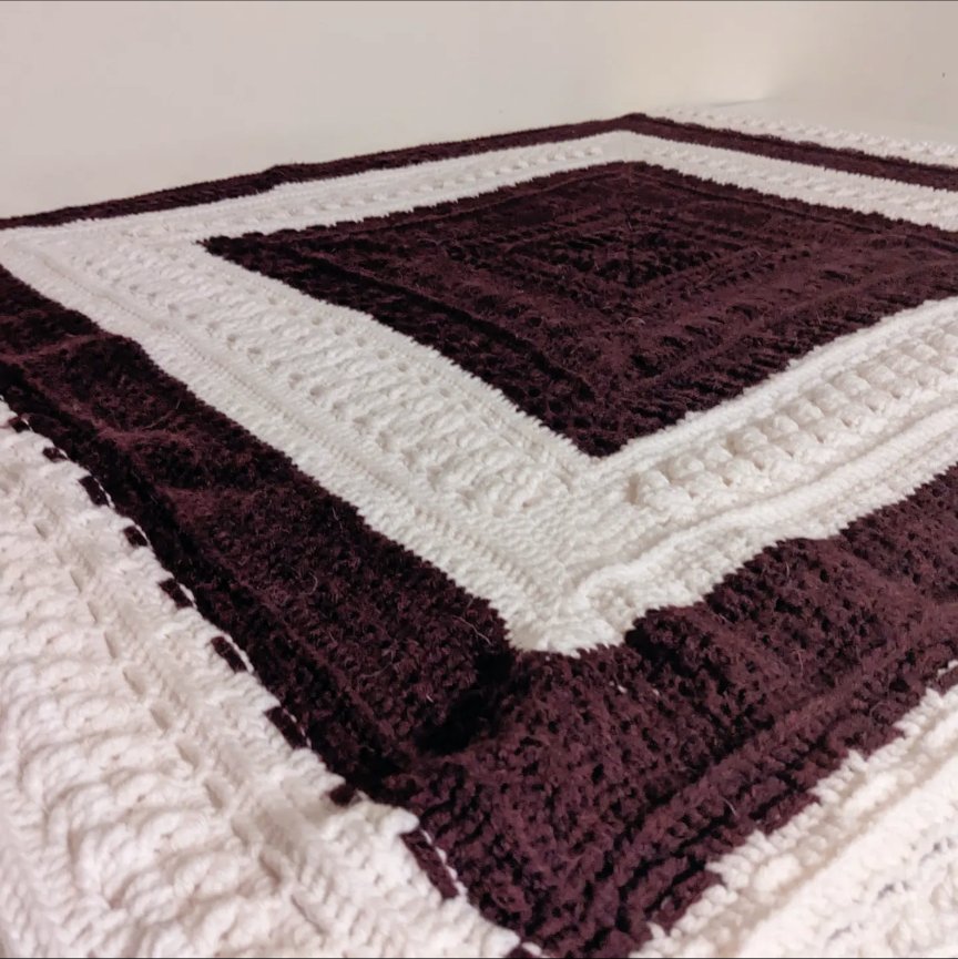 Finished this lovely lap blanket. Shhh. It's a wedding gift for a friend. I hope they like it!

Pattern: modified @bernatyarn pattern

Yarn: @lionbrandyarn pound of love in claret and white.

#makersandcrafters #bernat #lionbrand #blanket #crochet #wedding #gifts #smallbusiness