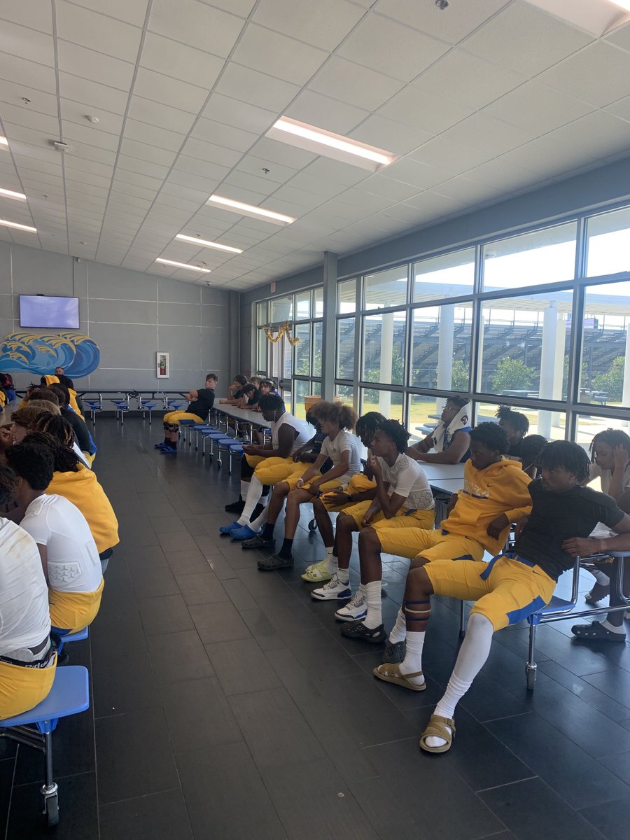 Tupelo Freshman Football (@tupfreshmanfb) on Twitter photo Thanks to Phil Doughdrill for motivating our kids before they beat Oxford. GO WAVE## <a href="/TupeloFloodZone/">The FloodZone Club</a> <a href="/TupeloHigh/">Tupelo High School</a> <a href="/TupFB/">Tupelo High Football</a> <a href="/TupeloAthletics/">Tupelo Athletics</a> Thanks to Phil Doughdrill for motivating our kids before they beat Oxford. GO WAVE## <a href="/TupeloFloodZone/">The FloodZone Club</a> <a href="/TupeloHigh/">Tupelo High School</a> <a href="/TupFB/">Tupelo High Football</a> <a href="/TupeloAthletics/">Tupelo Athletics</a>