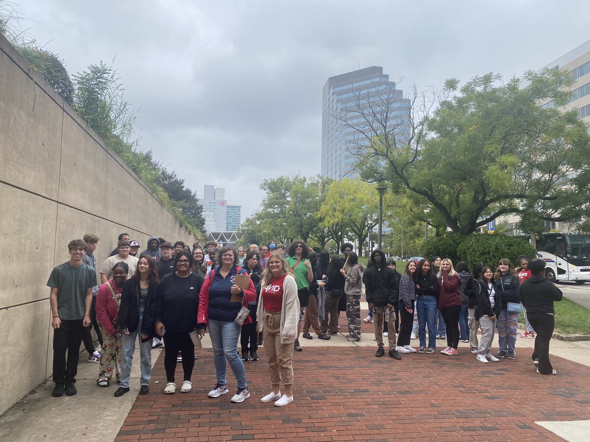 Lori Powers tweet media