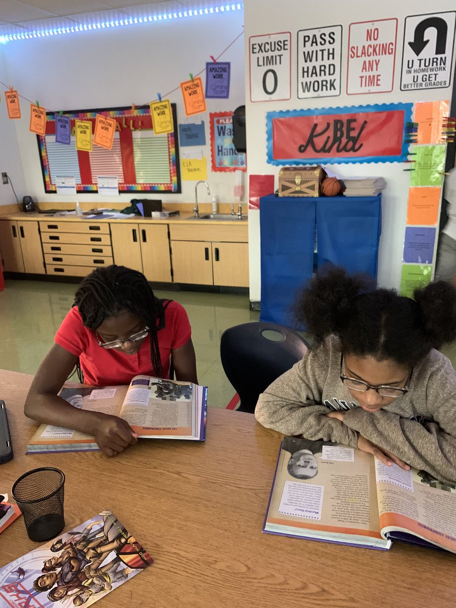 5th grade scholars put their detectives hats on, as they read through the text. Scholars were looking for clues & text evidence to help support their insightful inferences. #Everychildreads  🐯💙