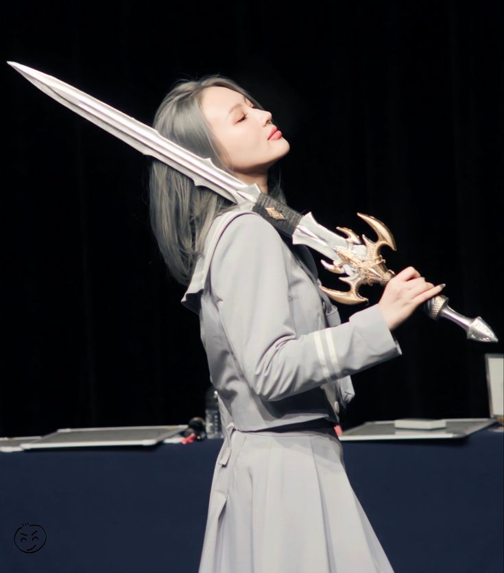 itselsayoohyeon's tweet photo. thinking about these siyeon pics: https://t.co/7qJoRrf9Du