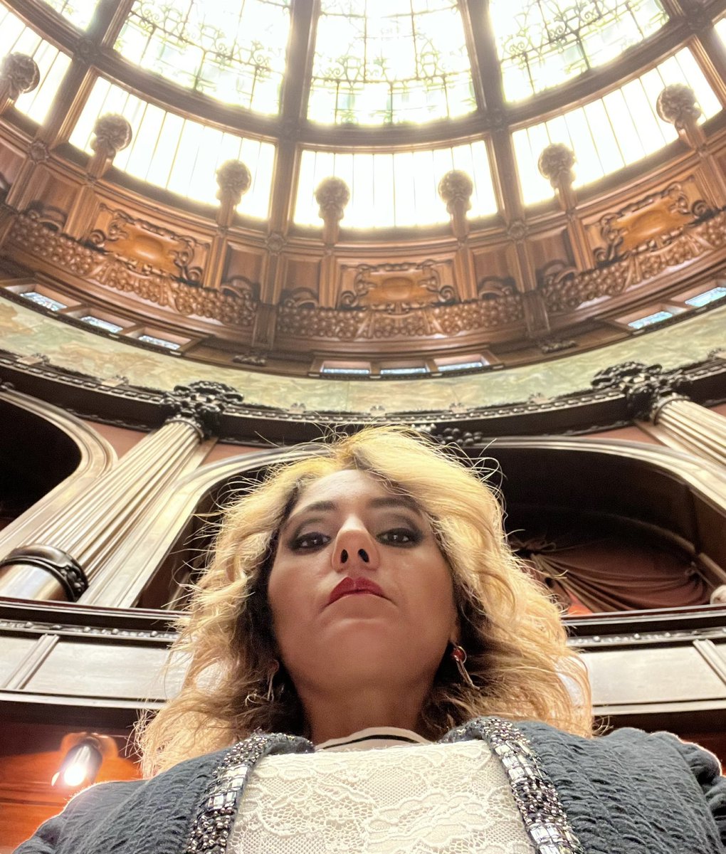 Vincenza_Lab's tweet photo. Oggi a Montecitorio emozionante e partecipato ultimo saluto al Presidente Giorgio Napolitano. #26settembre m #funeralinapolitano 
@Montecitorio https://t.co/RzRiKw4lTX