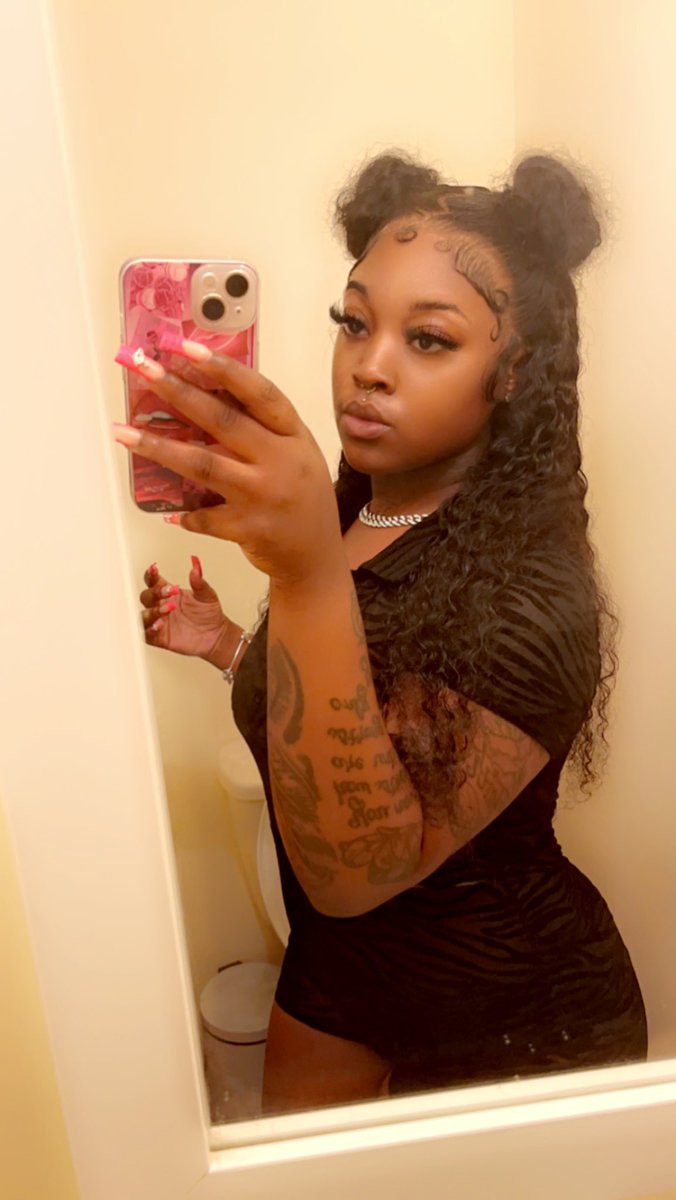pourse3's tweet photo. Just bc i neva post myself &amp; im finna get active on hereee🖤😽 https://t.co/Rv3tsNUqZh