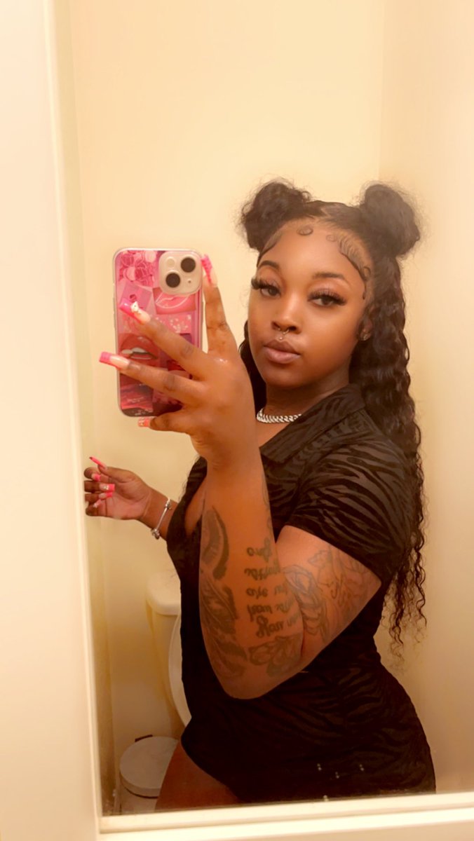 pourse3's tweet photo. Just bc i neva post myself &amp; im finna get active on hereee🖤😽 https://t.co/Rv3tsNUqZh