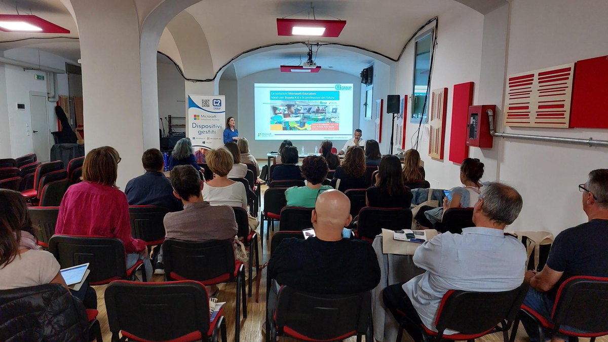 SIamo a 𝐏𝐢𝐚𝐜𝐞𝐧𝐳𝐚 per raccontare l'ecosistema didattico Microsoft, i dispositivi WIndows 11: soluzioni davvero fantastiche per costruire le professioni del futuro.