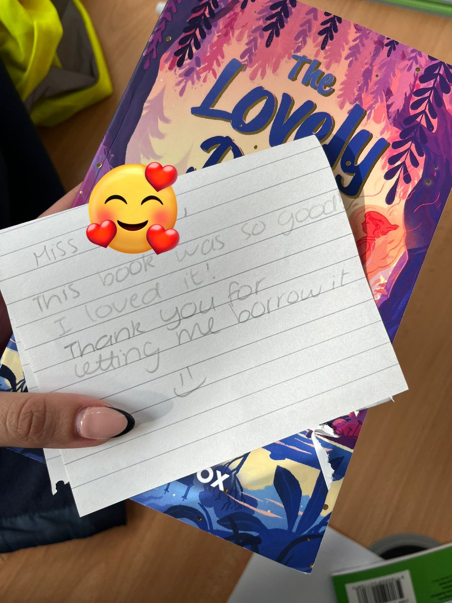 having students borrow books from the class library and leave notes like this is the best feeling ever >>> @mattfoxwriter your books are LOVED 😊