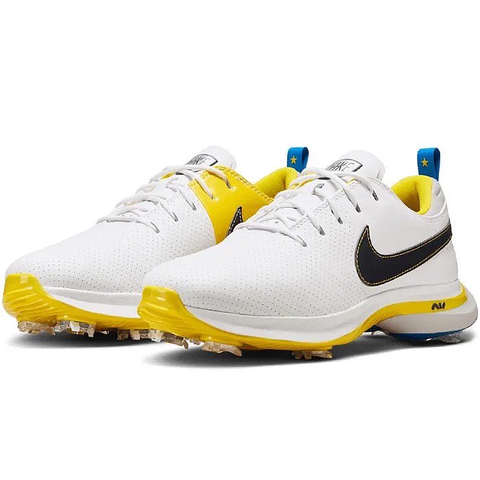 Nike bringing the 🔥 ahead of The Ryder Cup with Air Zoom Victory Tour 3 in Team 🇪🇺 &amp; Team 🇺🇸colors and equipped with turbo-charged traction, courtesy of Tour Flex Pro &amp; Silver Tornado replaceable softspikes.

#winnerswearspikes #homeoftraction #TourFlexPro #nikegolf #rydercup