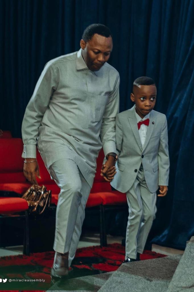 LovethIyonawan's tweet image. I LOVE THIS!...

My King❤️ and my Prince(Number 2)👑👑.....What a spit of his father! 

IMPECCABLE DUO👌

I was overjoyed when they said, “Let’s go up to the house of the Lord.”
Psalms 122:1 TPT

Son of GOD @jordaniyonawan
#fatherandson #thirdborn  #graced #iyonawandynasty