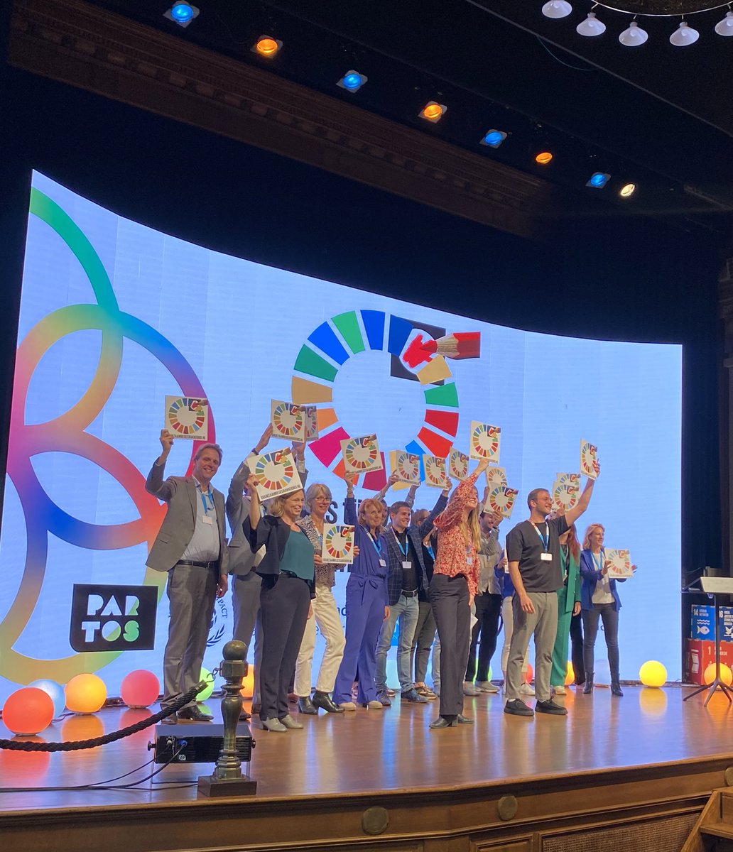 Vandaag lanceren we de campagne voor een #DuurzaamRegeerakkoord. Dat is hard nodig, niet alleen voor 🇳🇱 maar ook voor de wereld. Want niet alleen hier, maar (juist) ook in landen als Ethiopië &amp; Sudan staat bestaanszekerheid onder druk &amp; maakt de klimaatcrisis slachtoffers.