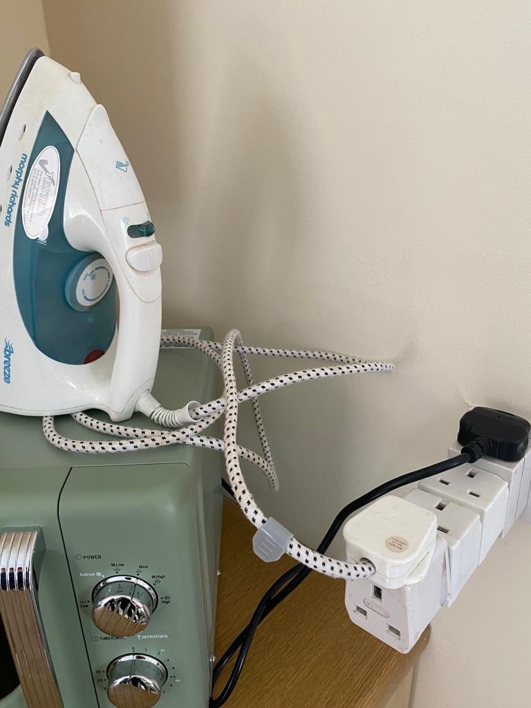 Turners HIll Fire tweet media