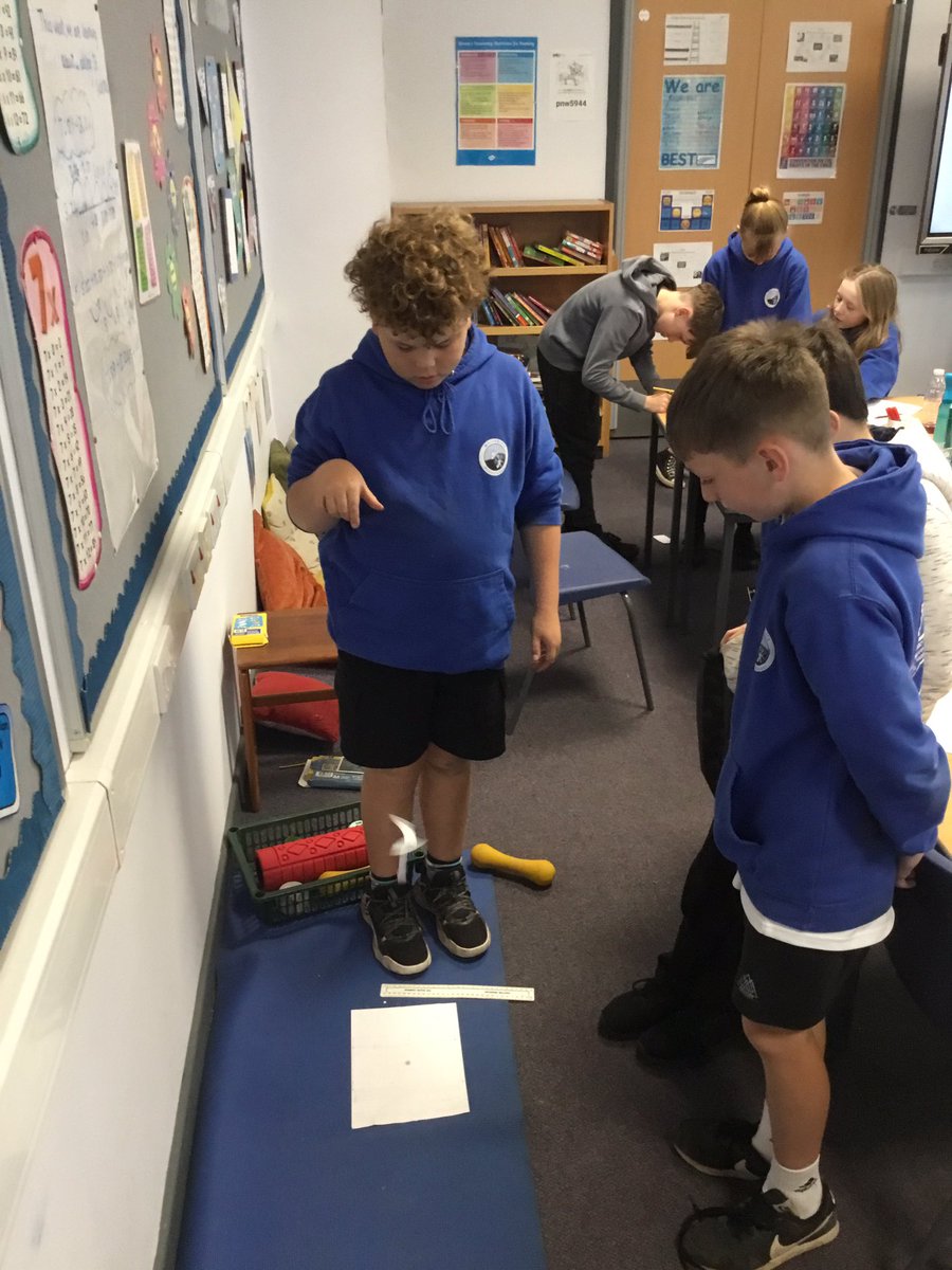 Whitehillsps's tweet photo. P7D celebrating #mathsweekscot by taking part in a aeronautical engineering challenge. Measuring for accuracy, converting between units of measurement &amp; calculating averages #BEST #P7D https://t.co/YgnwBxAHvH