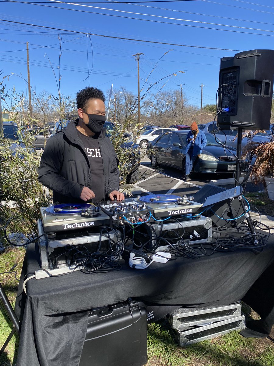 Mooncakes &amp; Free Longan Mimosas (with id) ?!?!?! 🥮🍾

Mid Autumn Fest 2023 @ OMG Squee This Saturday!!! Live music by <a href="/MikeSwing/">DJ Mike Swing</a> 

You do not want to miss this event. 

LFG!! 🥳

instagram.com/reel/CxqFsn1Oh…