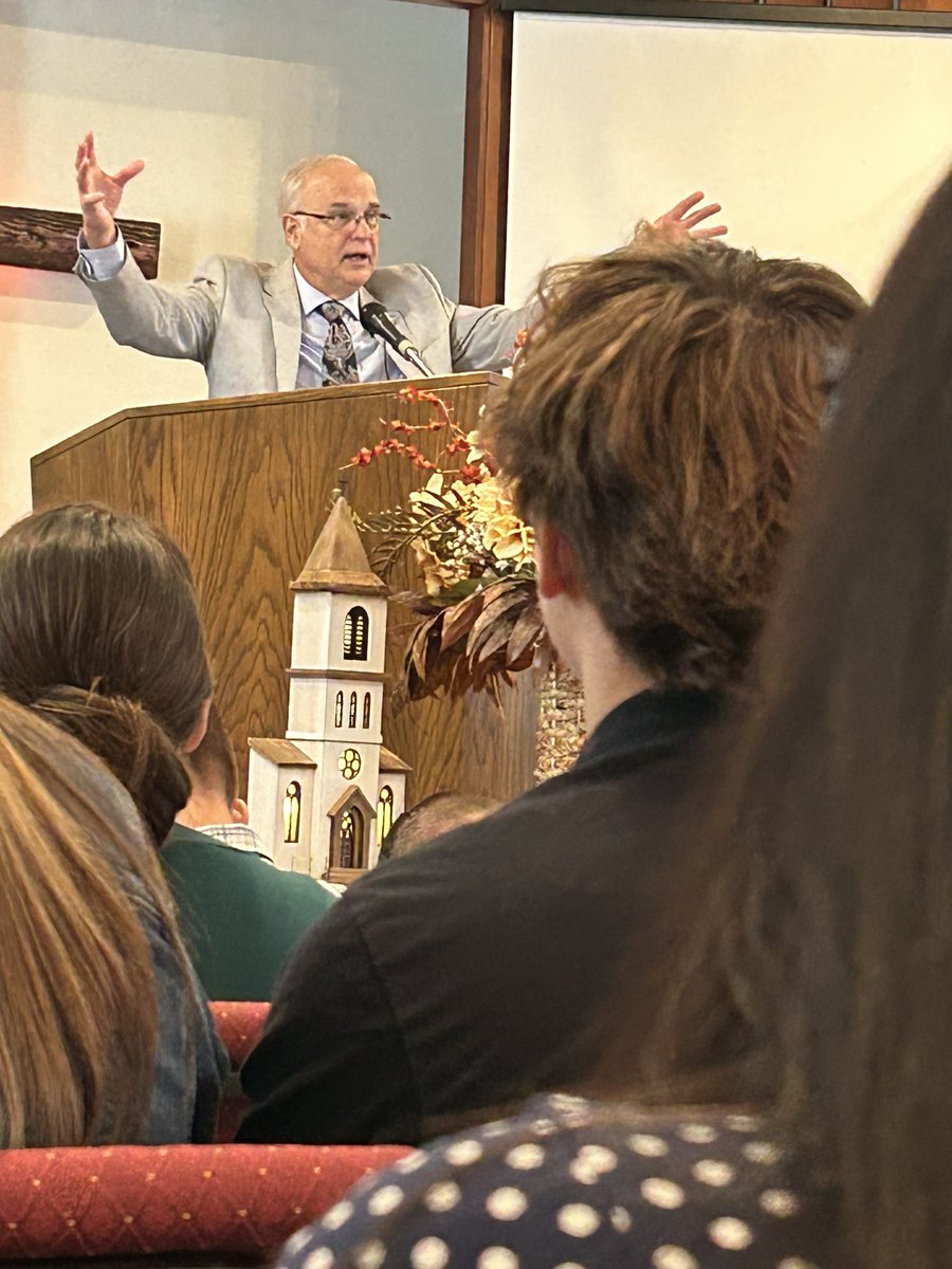 drlonniemoore's tweet photo. Great Sunday at Victory Baptist of Atwater, CA and Pastor Richard Miller!
Preached 4 times on the Family and two precious souls trusted Christ. https://t.co/ZgYJRMGGKE