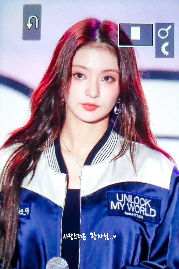 starymode's tweet photo. she https://t.co/NnkzAhQPJQ