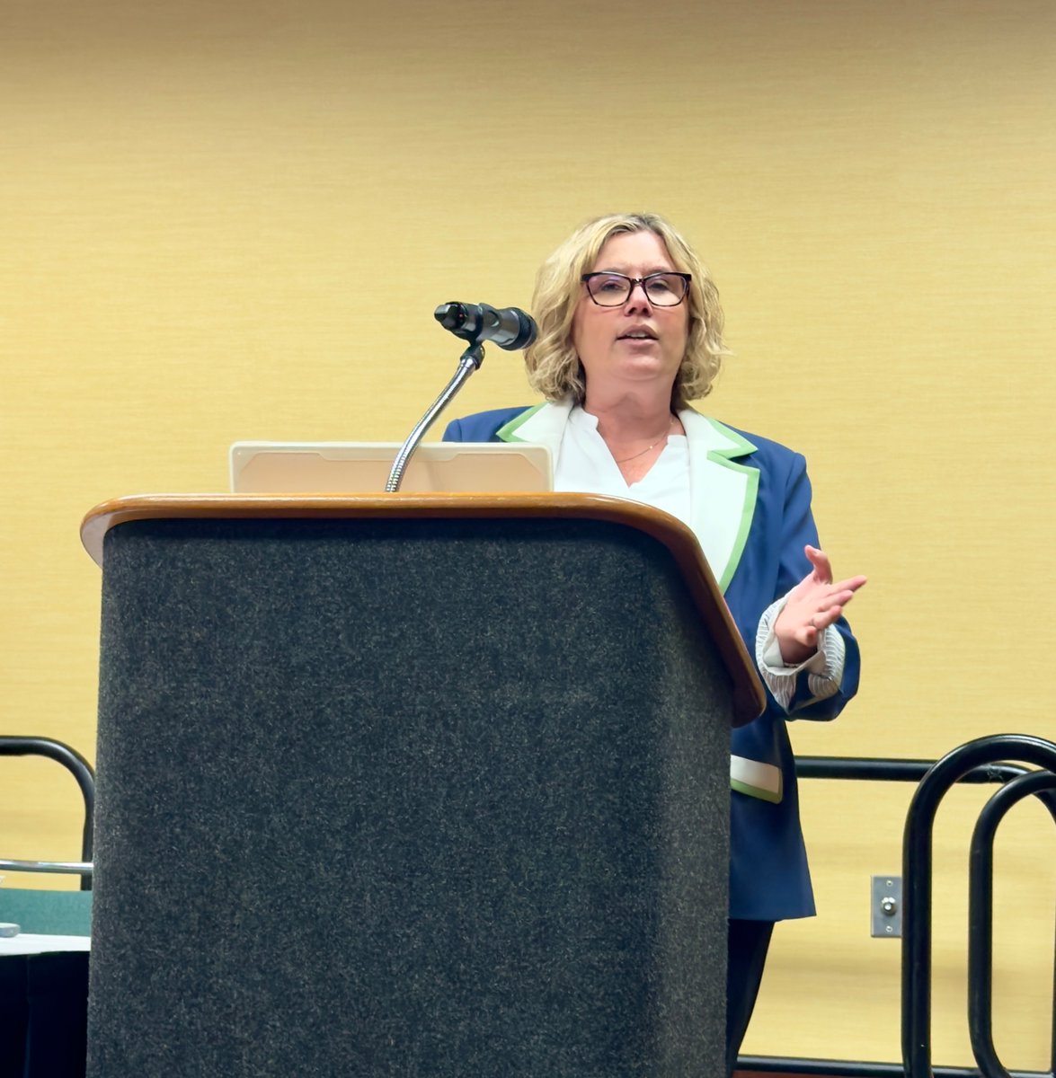 isbanews's tweet photo. Clinic sessions underway this morning cover school design, superintendent succession, P-TECH, community engagement, and more #INFallCON23 https://t.co/TWSHOEdKVI
