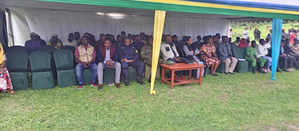 NyagihangaS's tweet photo. @NyagihangaS, Gatsibo District, none Kuwa. 26/8/2023 hatangijwe icyumweru cyahariwe kwimakaza ihame ry'uburinganire. Insanganyamatsiko "Ihame ry'uburinganire,inkingi y'imiyoborere myiza n'iterambere ridaheza Kandi rirambye" @RwandaLocalGov @RwandaEast @GatsiboDistrict https://t.co/FE815Mgucx