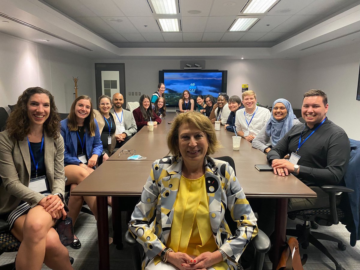 SciChefCan's tweet image. Notre excellence en #science et en conseil scientifique appuie nos ambitions pour un 🌎 plus pacifique, équitable et durable. Merci de votre soutien au cours des 6 dernières années. Ensemble nous avons érigé des fondations pour maximiser les bénéfices de la science pour le 🇨🇦.