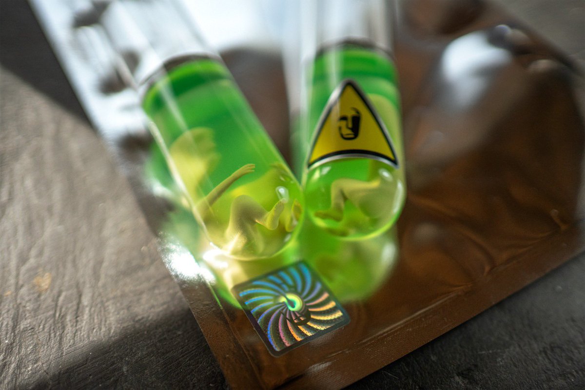 arthr's tweet image. gm 🧪

Physicals for ‘The Babies’ @AsyncArt 

Limited Edition this Halloween..