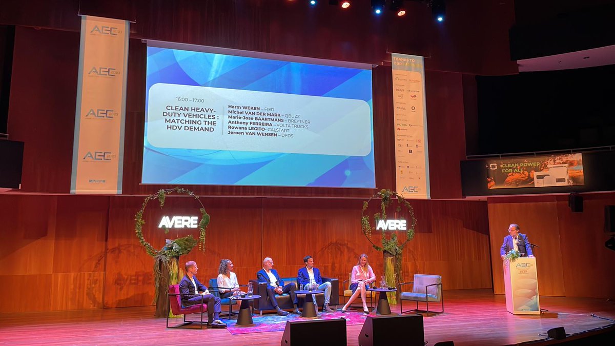 AVERE_EU's tweet image. How can grid managers and CPOs respond to the needs coming from the electrification of heavy-duty vehicles? 

The discussion continues in our dedicated session as all actors sit together to #JoinForcesfor2035.