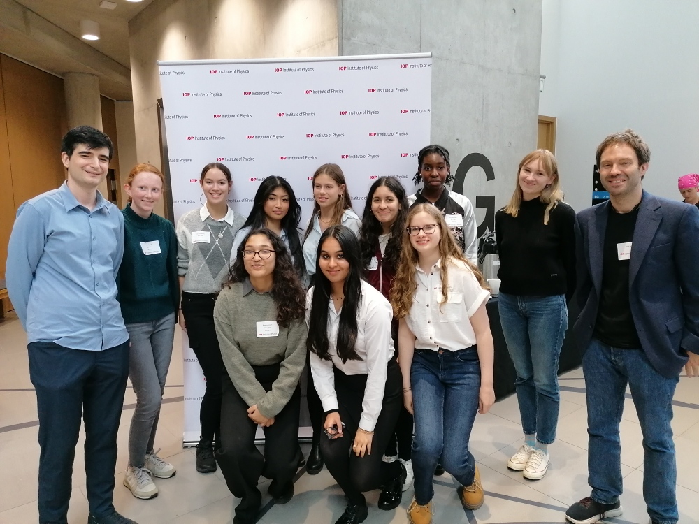 PhysicsNews's tweet photo. Students heard from a number of speakers including Josh Dunn from  @orcacomputing and the IOP’s @louisbarson and had access to experts including from @Riverlane_io and @PhasecraftLtd as they undertook coding challenges and learned more about quantum and careers in the sector. https://t.co/BiCAJjC9Zy