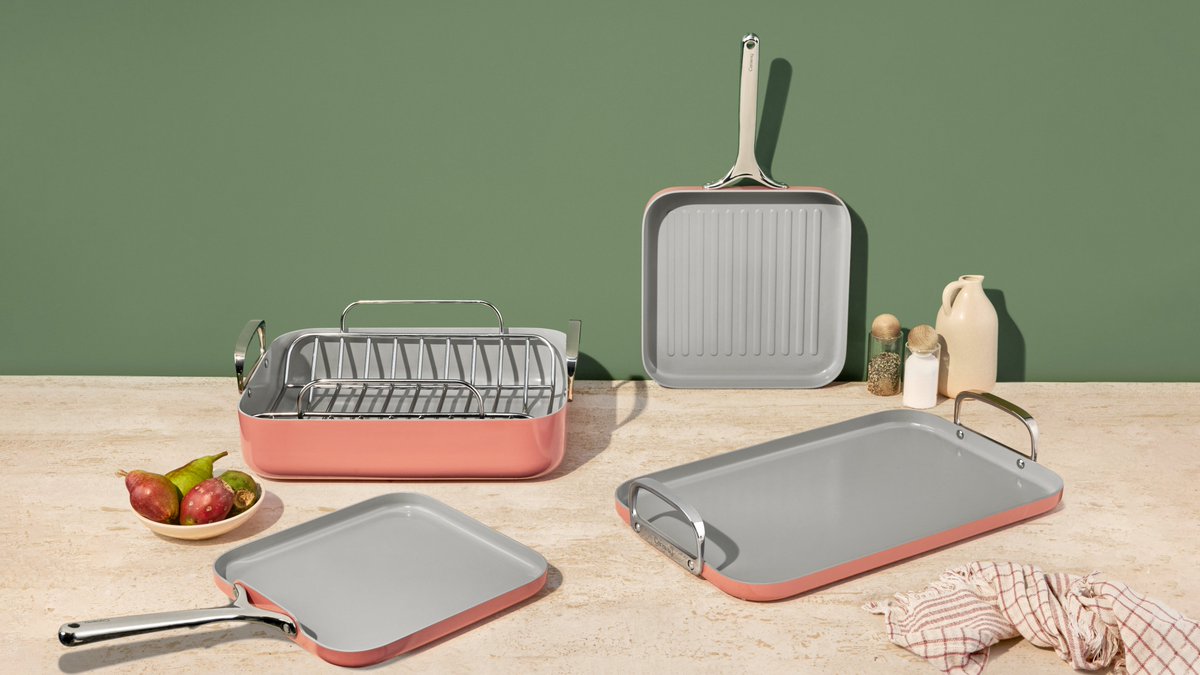 Introducing the Squareware Collection – the newest addition to the Caraway cookware family. With expanded cooking surfaces & our signature non-stick, non-toxic ceramic coating, healthy cooking can now reach even larger recipes. Shop now → bit.ly/3RwrIG7