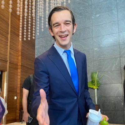 908ian's tweet image. These two need to start a podcast