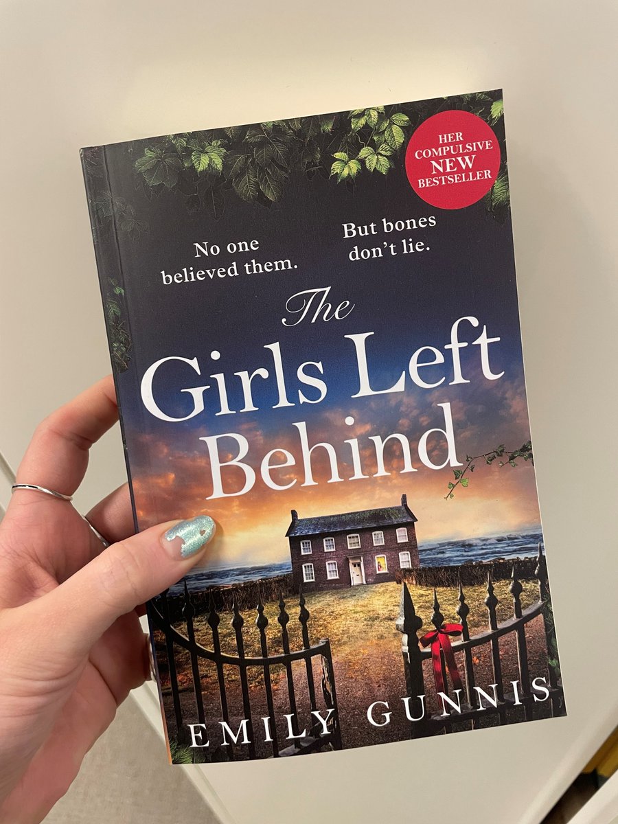 I have a handful of these beautiful proofs for <a href="/EmilyGunnis/">Emily Gunnis</a>'s #TheGirlsLeftBehind for any #bookbloggers and #bookstagrammers 

If you are interested in a copy of this thrilling, heartbreaking novel please comment below (UK only)