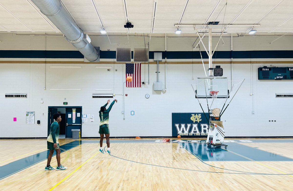 CoachLenATL's tweet photo. College🏀Coaches 2024 6’3 Guard William Simmons @will_iam1233 from Ware County High fills the stat sheet. He’s a talented athlete who can put the ball in the basket &amp;  plays physical. @BTS_Report @Relentless_Hoop @TheWelchyReport @KyleSandy355 @SHReport @JenBrazeIton @Jarrett_PRO https://t.co/Mz4hiuN3GQ