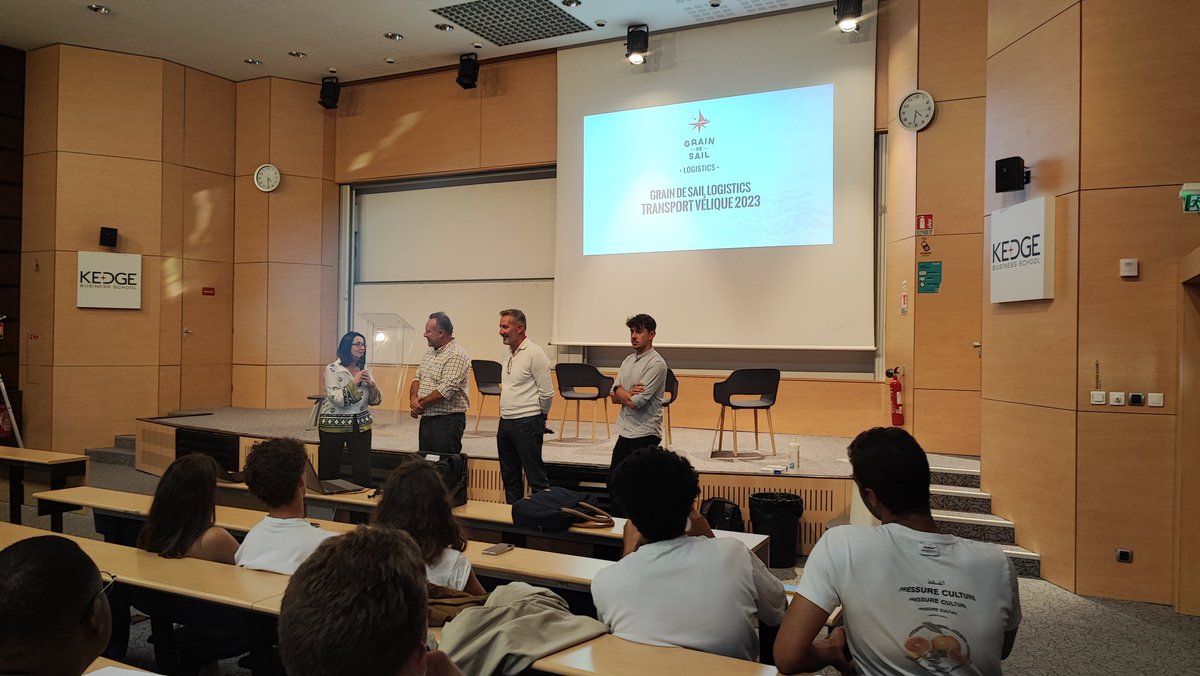 Orely_LB's tweet photo. Aujourd'hui à @KedgeBS nous avons l'honneur d'accueillir les équipes de l'entreprise @Graindesail1  qui présentent à nos étudiants des masters en supply chain #isli les enjeux majeurs dans le domaine de la logistique #durable ! 

#kedgerschangers https://t.co/7GFMq1ufOG