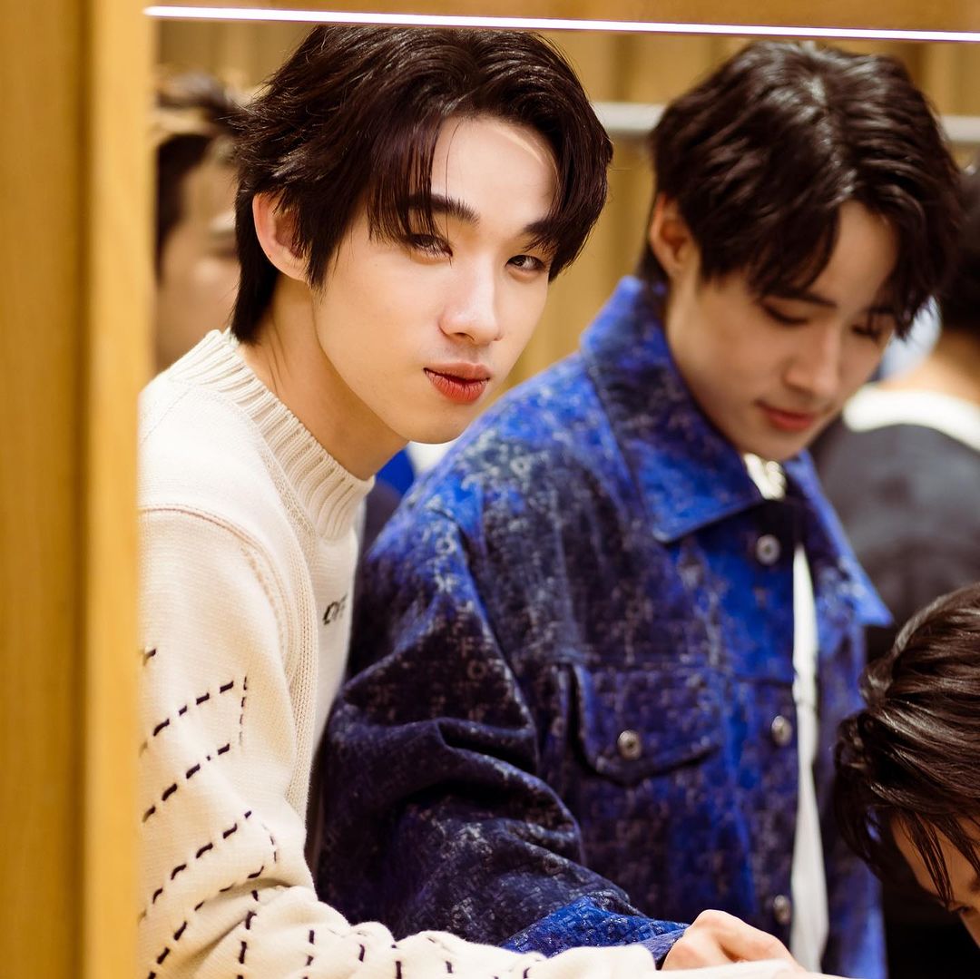 HongofficialTH's tweet photo. 🍦IG — chin_kogoo Posted
🗓 26 / 09 / 23
— 👦🏻💫
#OffWhite #FallWinter23
#OffWhiteBangkok
🖇️ : https://t.co/jSOeioVIFk
➖
@hongshihoshi03
#hongshihoshi
#LYKN https://t.co/pD8FhmRoUs
