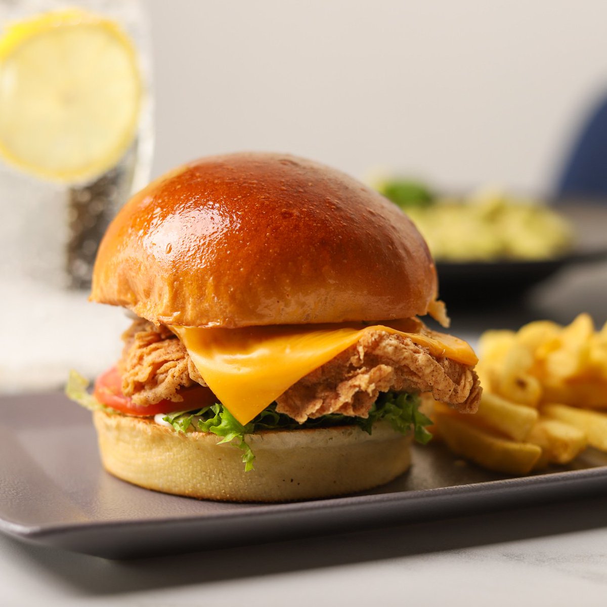 Craving chicken burger?
visit us today 😍
#onemillionmoons 
#riyadhrestaurants 
#مطاعم_الرياض 
#النخيل_مول_الرياض