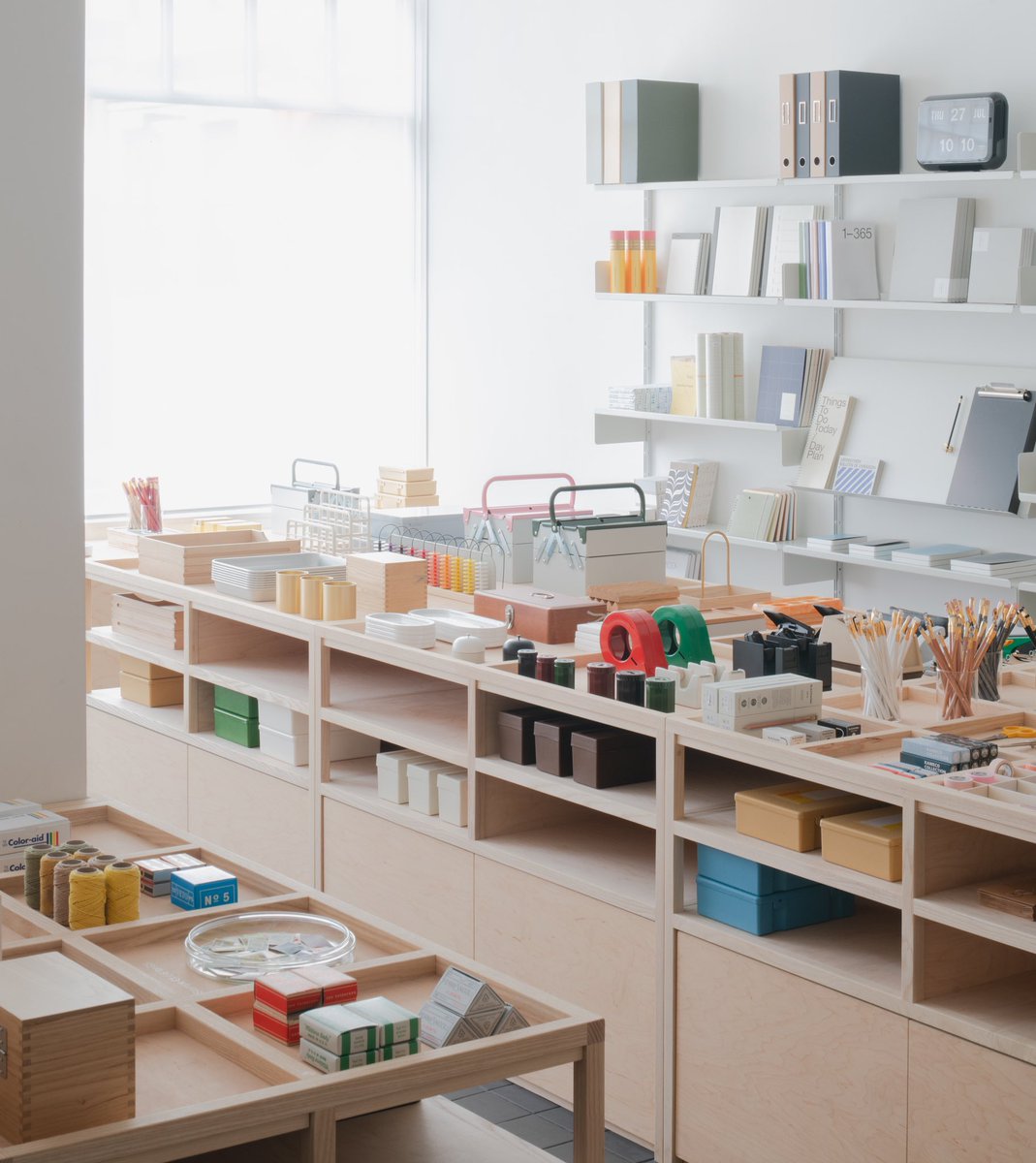 presentcorrect's tweet image. Our shop is currently open Monday to Saturday 11-6pm, at 12 Bury Place, WC1A.

presentandcorrect.com

And shipping worldwide daily!