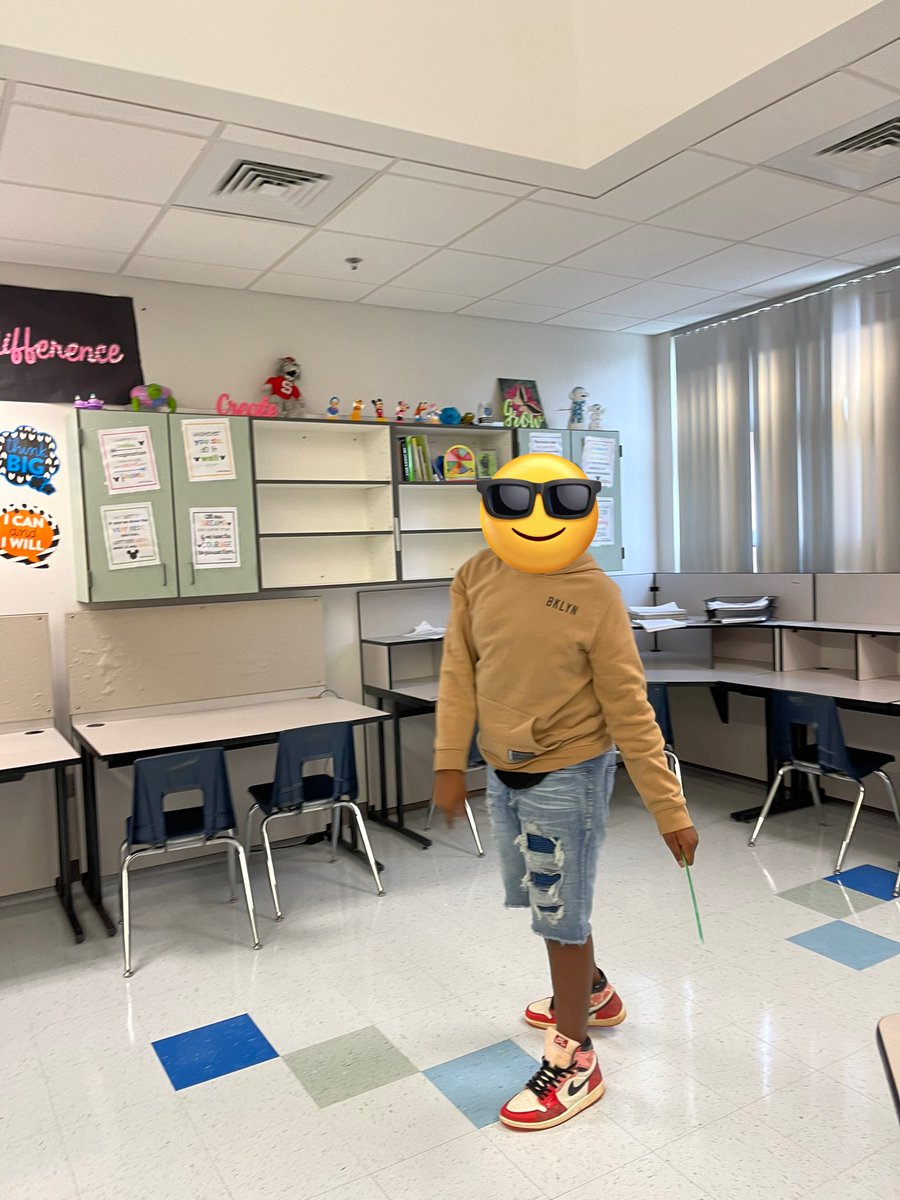 GHMS_biotech's tweet photo. Paper airplane lab in @GHMS_biotech today @OCSCTE @GHMS_Grizzlies #ourgravelly #crosstheline #CTEWITHOUTLIMITS https://t.co/ceTbWhX3DO