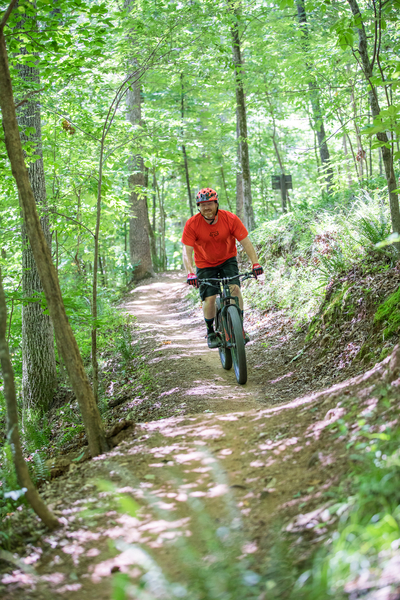 Looking for an escape from daily life? 🤔

Head to #LakeCrabtree County Park and explore @wakegovparks extensive network of #WakeTrails, designed for both mountain bikers and hikers. 

#TrailTalkTuesday #TrailTalk #YearOfTheTrail