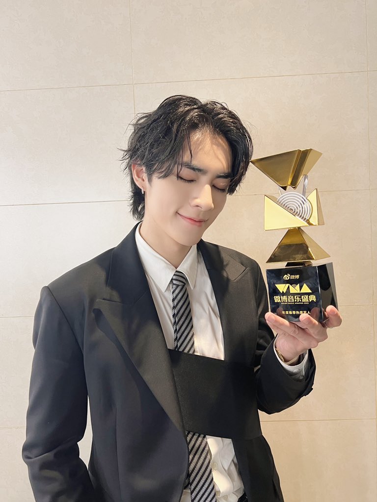 👍🐻🦕🥰

#KUN #XIAOJUN 
#NCT #WayV
#WeiboMusicAwards2023 
#年度推荐热度艺人