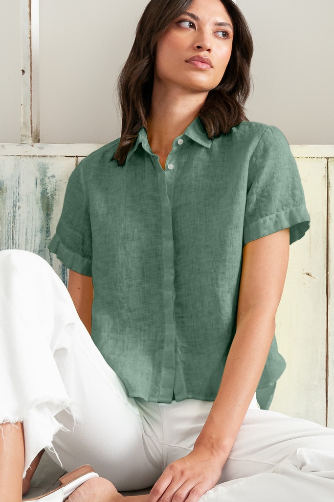 Simplicity is the ultimate sophistication, and our linen shirt proves it!
.

Check this out: tinyurl.com/3hc7zfkf
#fashiongoals #effortlessstyle
#linenlove #stylishchoices