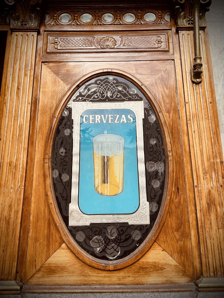 Taberna de Ángel Sierra abierta desde 1917 #Madrid #Chueca #Vermouth