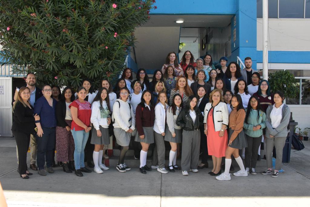 CFEmx's tweet photo. 📄 #Boletín | La @CFEmx en colaboración con la @SEP_mx realizaron el arranque del Programa de Mentoría Mujeres Jóvenes Estudiantes en Energías Renovables, el cual abonará al desarrollo de alumnas de #CETis a desarrollarse en carreras vinculadas al sector energético. https://t.co/Mxbknr0cox