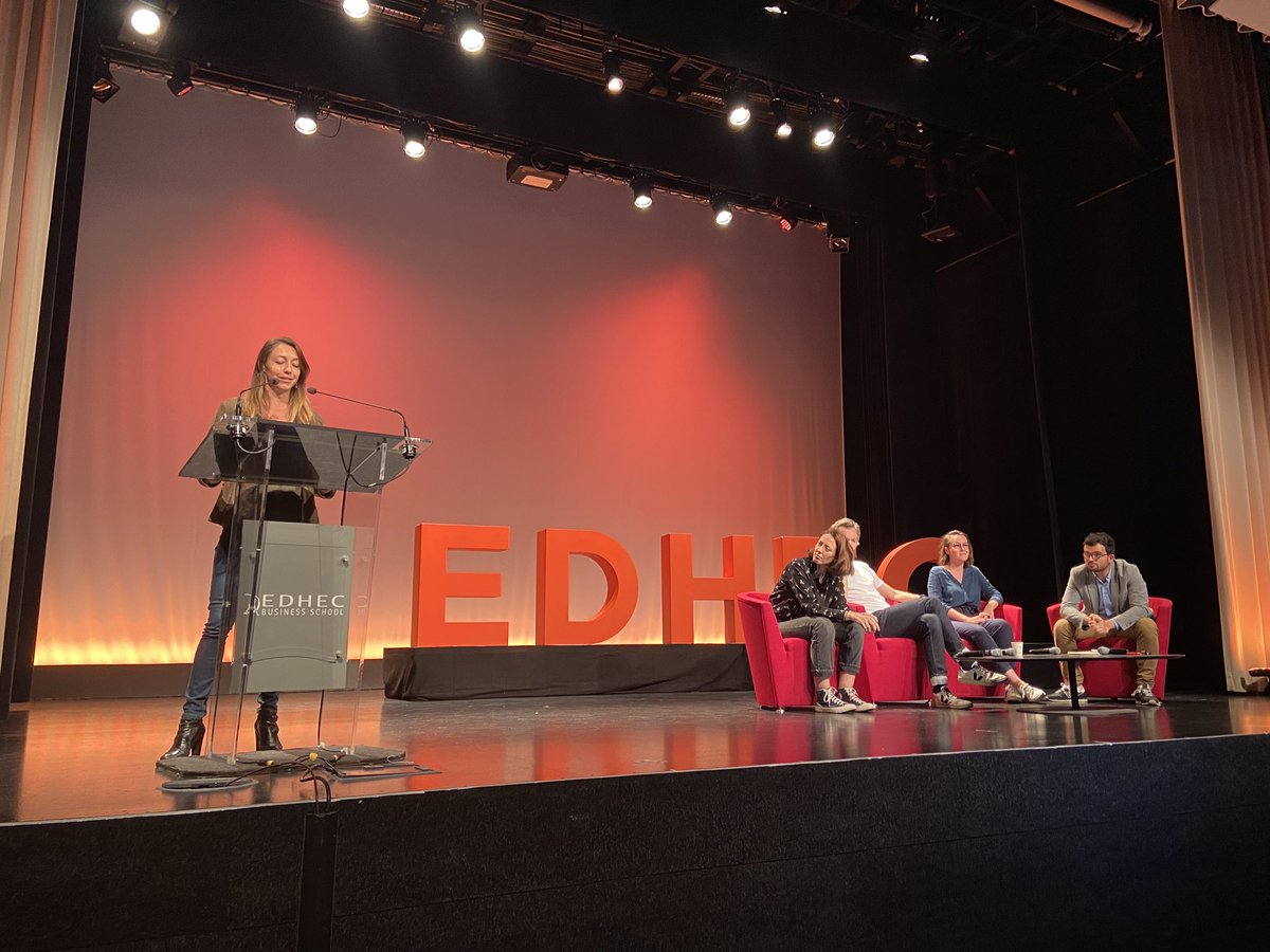 HagerJF's tweet photo. En direct de la table ronde « Urgence écologique » vs « Vie réelle » : une réconciliation possible ? » prévue dans le cadre du cours « Limites Planétaires » de l’année Pré-Master @EDHEC_BSchool 
Tout lien avec l’actualité n’est pas fortuit 😊 https://t.co/GalzC02F09