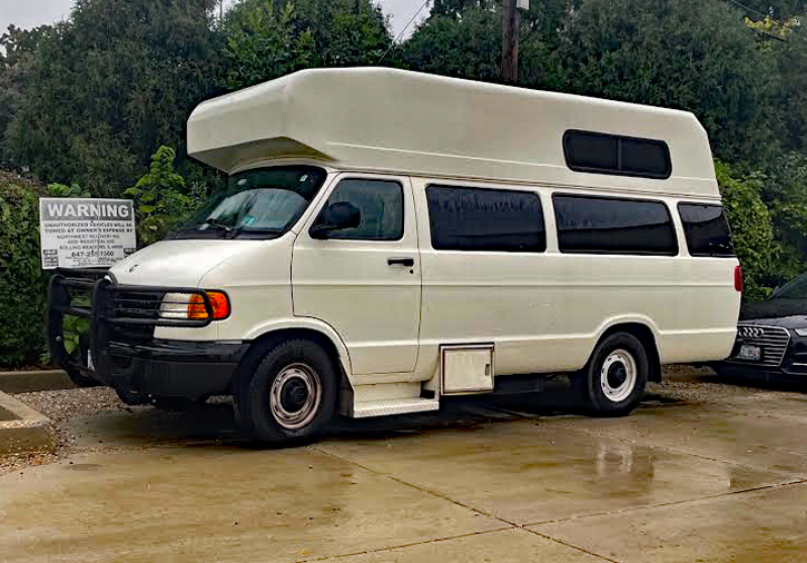 Car_Guy_Tom's tweet image. I'll be honest, this thing sort of scares me. #RamVan #CarSpotter #HeadRoom #scary