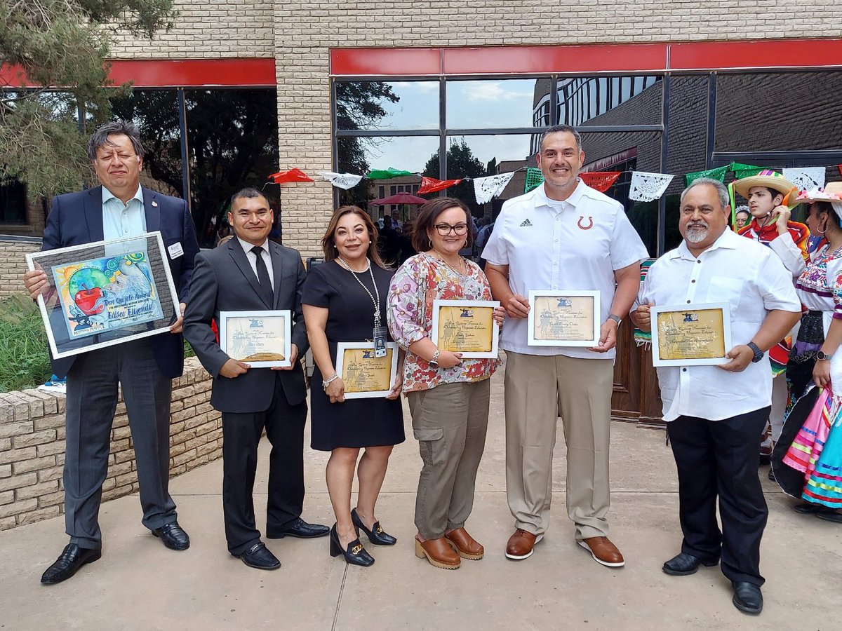 CISpermianbasin's tweet photo. We are so proud of our Executive Director, Eliseo Elizondo, who was awarded the Don 
Quixoti Outstanding Hispanic Educator Award by the Hispanic Heritage of Odessa!

We are thankful for Eliseo’s commitment to students in the Permian Basin and his determination to be #AllinForKids https://t.co/25lK9oUAqb