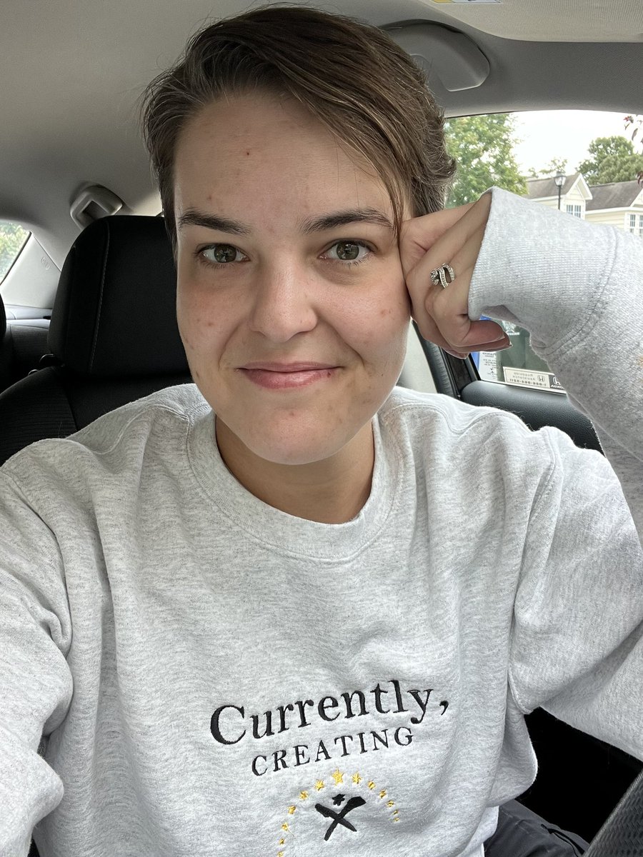 Heading to #cmworld, with my Creator Kitchen sweatshirt, of course! See you soon content marketers!