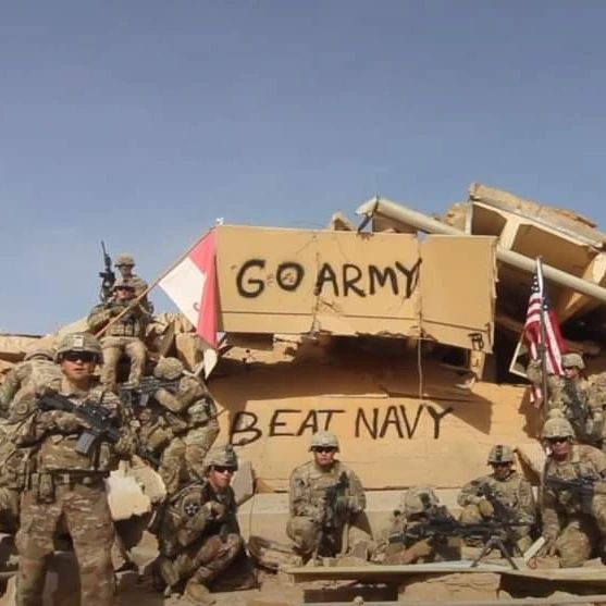 WarMurals's tweet image. #GoArmyBeatNavy 
FOB AQ (Al-Qa'im)- Iraq 2018 
#braverifles #3acr #oir #gwot #ArmyNavyGame