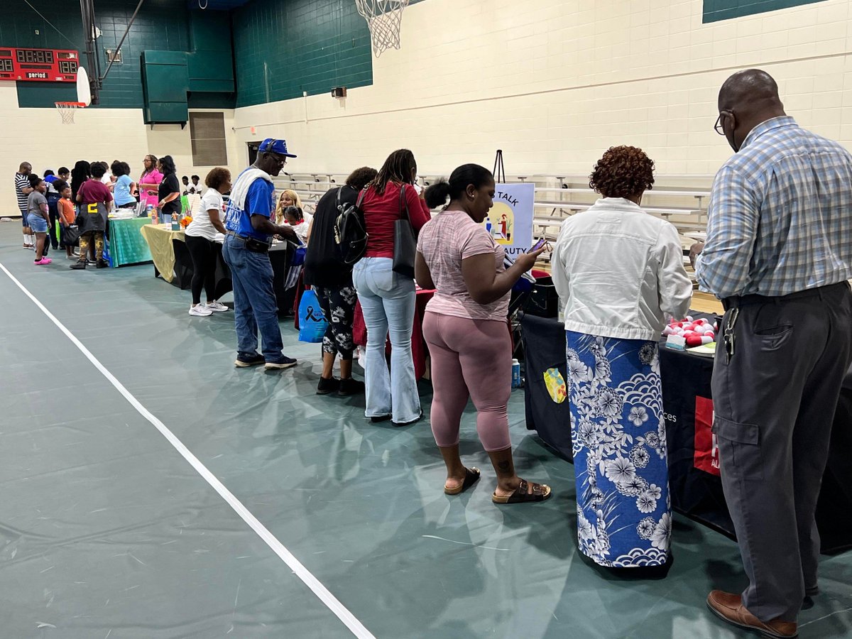 I had the privilege of heading to Africatown, AL (some of you may know of it from the Netflix doc Descendant) to support the Fall into Good Health Fair led by @Plateaupacers. I learned so much about the history, community, and people in Africatown and Mobile!