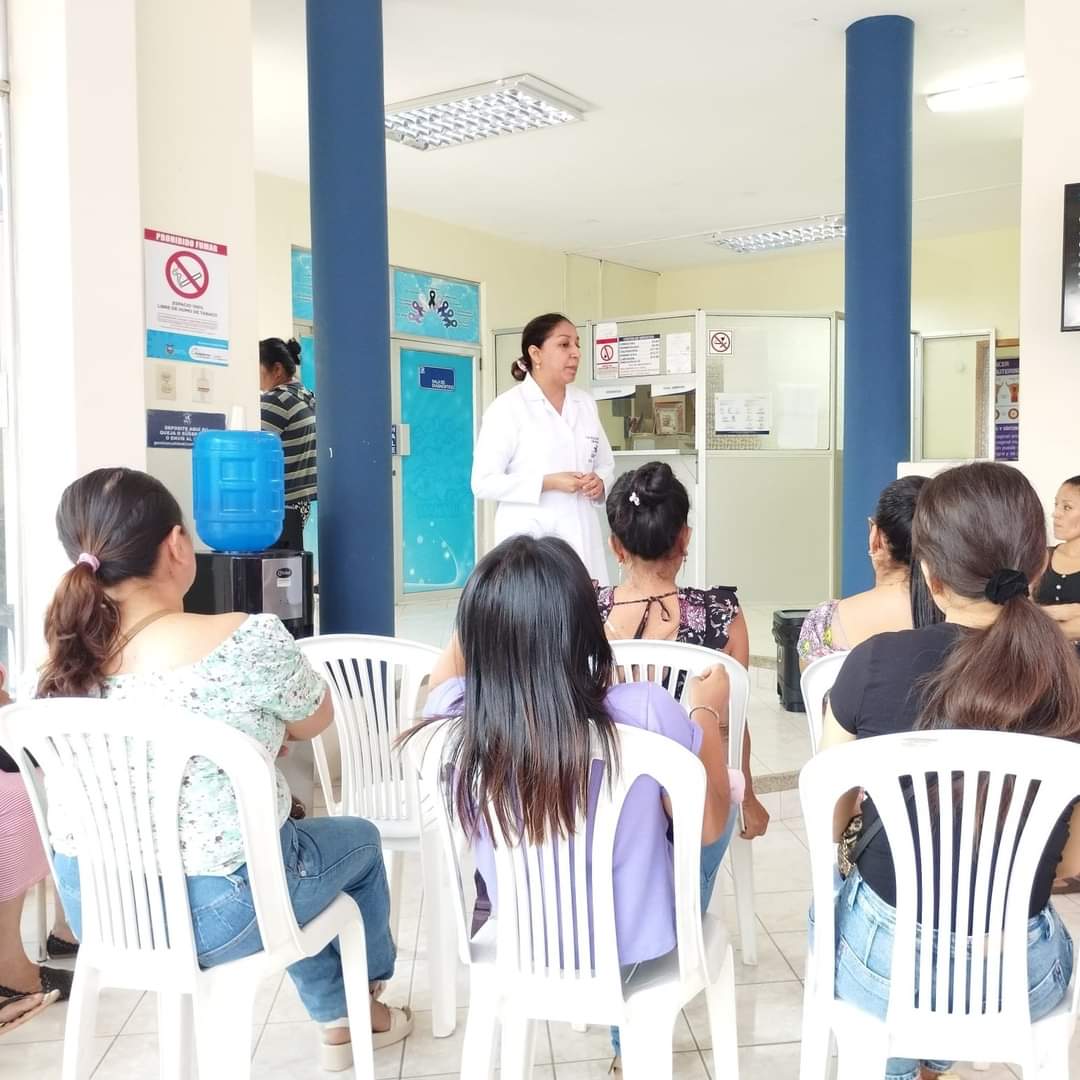 Solca_Manabi's tweet photo. El Centro Oncológico de SOLCA Chone, en línea con los valores fundamentales de nuestra institución, comprometido activamente en la prevención del cáncer. En este contexto, llevó a cabo charlas educativas sobre la prevención del cáncer de Tiroides dirigidas a nuestros usuarios. https://t.co/tLSaNBYPcu