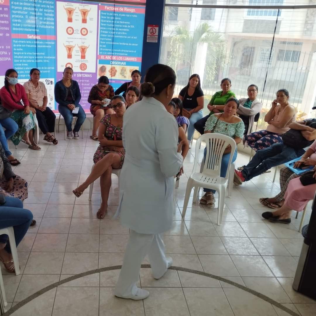 Solca_Manabi's tweet photo. El Centro Oncológico de SOLCA Chone, en línea con los valores fundamentales de nuestra institución, comprometido activamente en la prevención del cáncer. En este contexto, llevó a cabo charlas educativas sobre la prevención del cáncer de Tiroides dirigidas a nuestros usuarios. https://t.co/tLSaNBYPcu