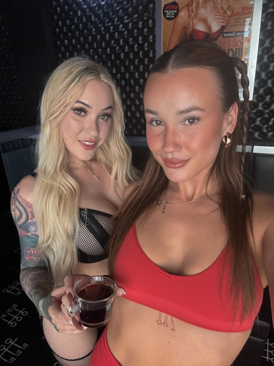 Mikirosee_'s tweet photo. #PHCP #penthouseclub #keygirls #penthouse #OF https://t.co/CprTSOD7fq