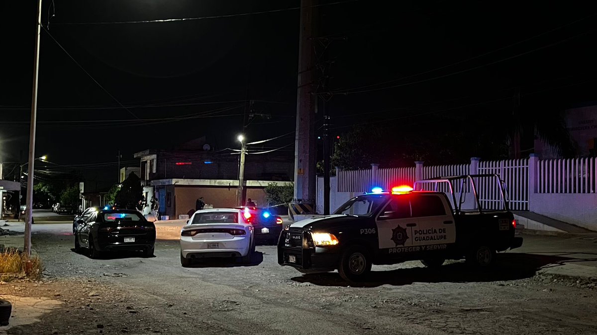 rayelizalder's tweet image. Arde el área metropolitana durante la mañana del martes con eventos de extrema violencia en los municipios de:

#Apodaca (3-5 ejecutados mutilados)

#SanNicolás (2 mutilados)

#Juárez (1 mutilado)

#SantaCatarina (hieleras con mutilados)

#García (ejecutado)

#Guadalupe (4