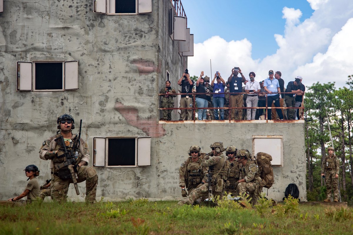 Demonstrating that we're all that and then some during last weeks Joint Civilian Orientation Conference 94. 

#JCOC94  #SpecialTactics #AFSOC #AirCommandos #KnowYourMil