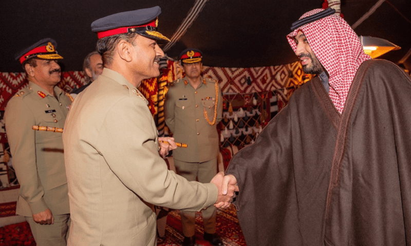 SALHACHIMI's tweet photo. When #UAE's Bin Zayed normalised with #Israel, he dragged cash-strapped #Sudan with him as a gift via his unelected allies in Khartoum eager for US support.

Bin Salman will try the same with cash-strapped #Pakistan via his unelected ally in Islamabad who is eager for US support. https://t.co/R8sW98vsbm